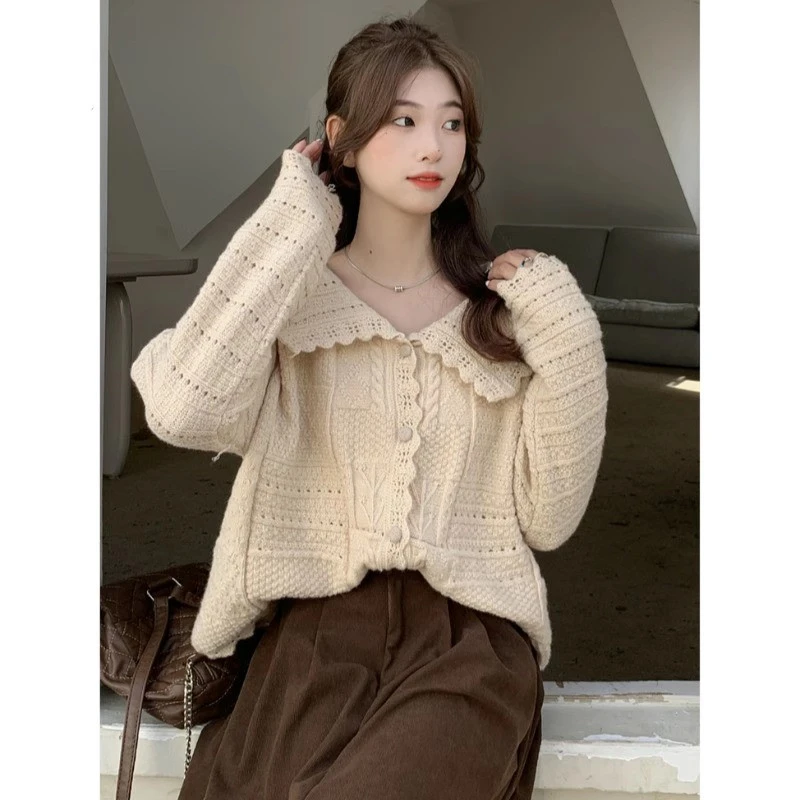 2025秋冬新款奶系穿搭海军领奶fufu的毛衣外套法式温柔娃娃领上衣