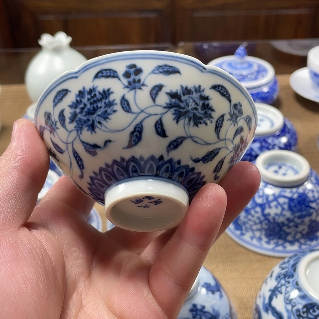 大明风华缠枝芍药斗笠杯