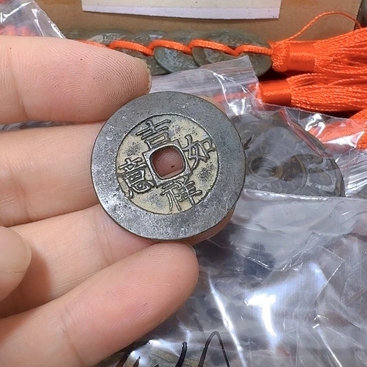 禄***轶铜现代工艺品花钱