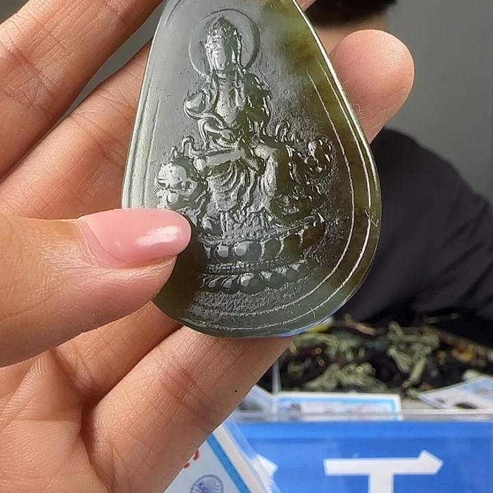 颈饰未镶嵌和田玉