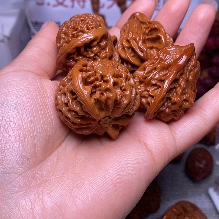 喝***昂吊坠文玩核桃