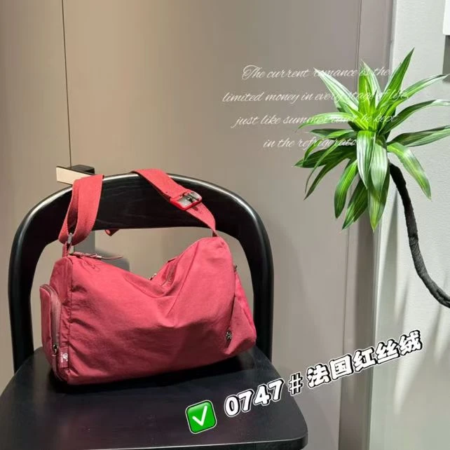 博卜二代升级版泡芙系列超轻单肩斜挎大容量单肩斜挎-0747