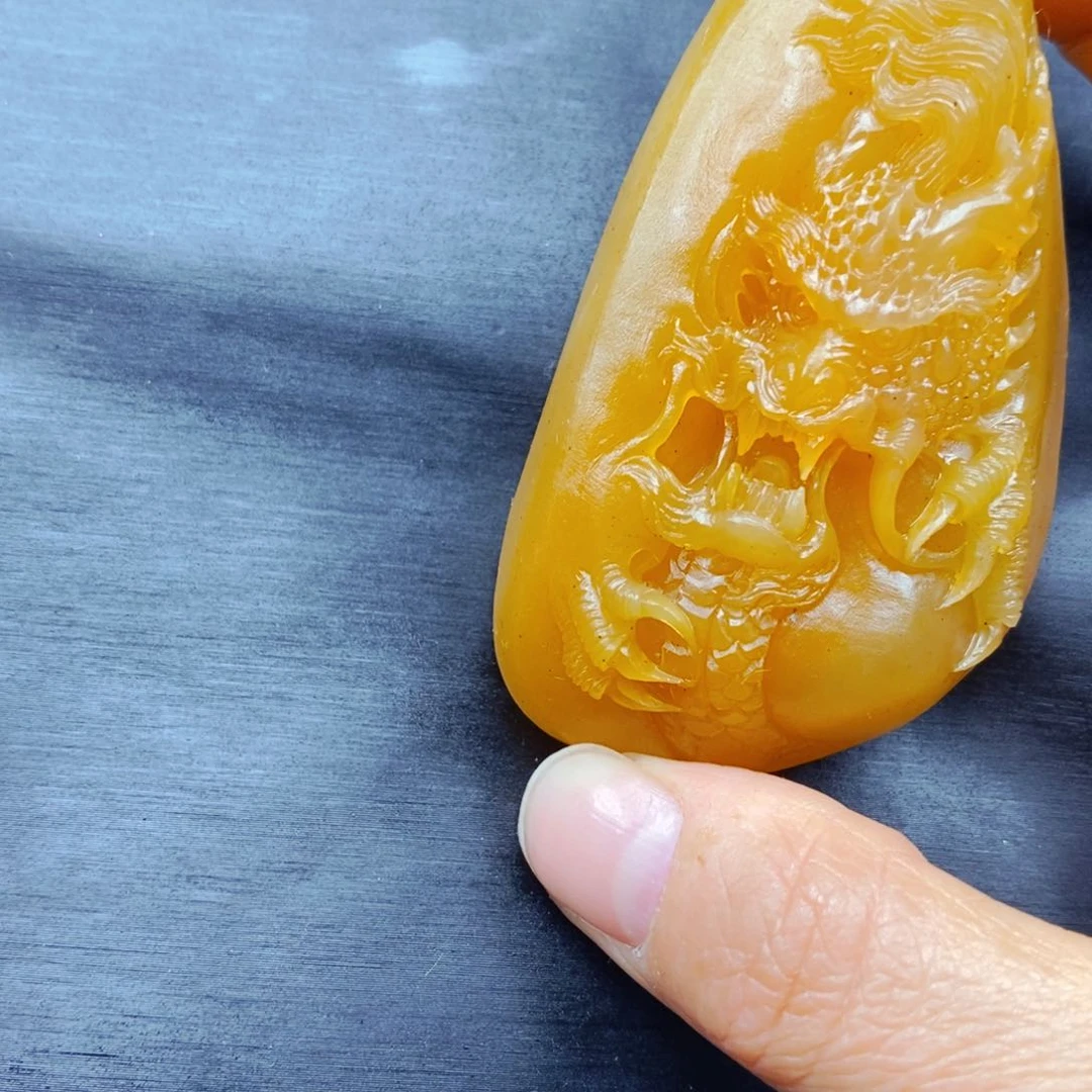 石英质玉（黄龙玉）颈饰未镶嵌