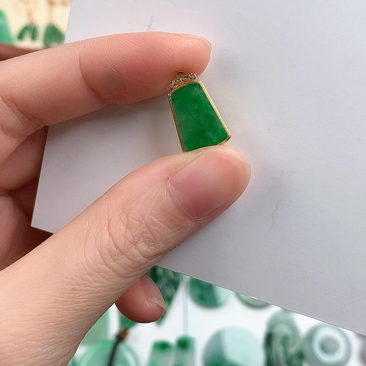 颈饰18K金镶嵌翡翠764257777666