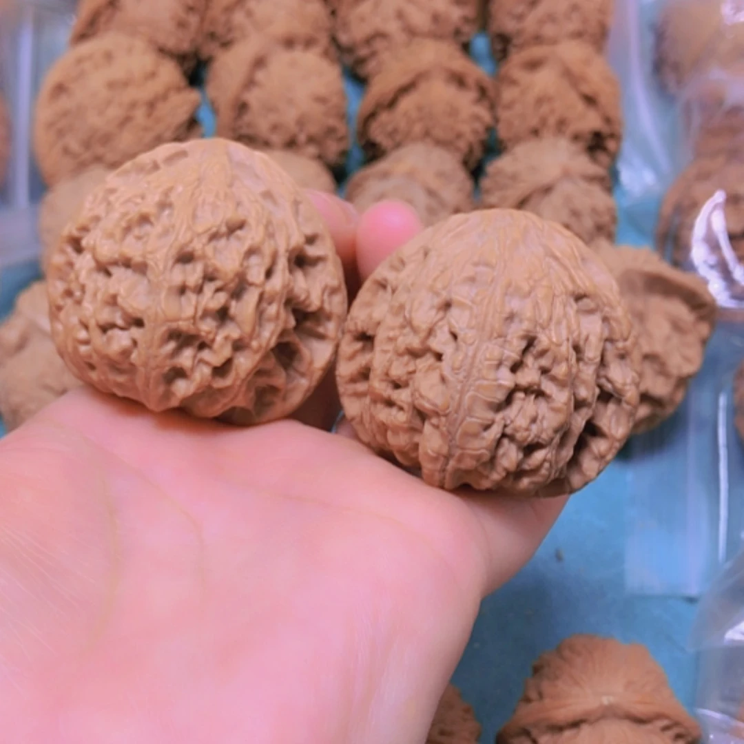 【闪购商品】摆件核桃44虎头王修尖