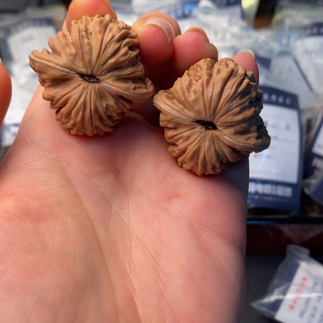 文玩核桃吊坠布**?38汉高楼