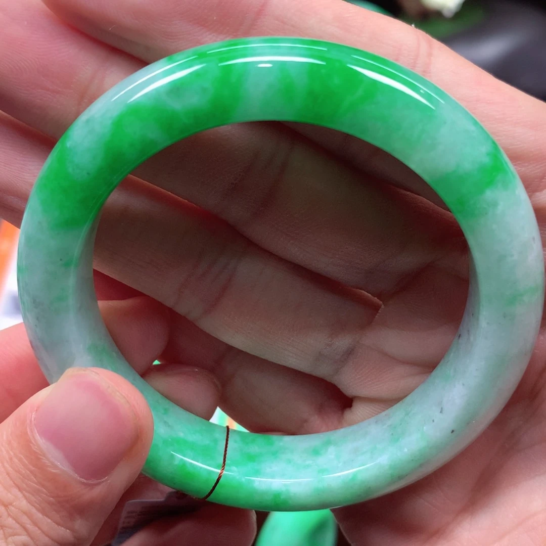 翡翠手镯未镶嵌缅甸翡翠