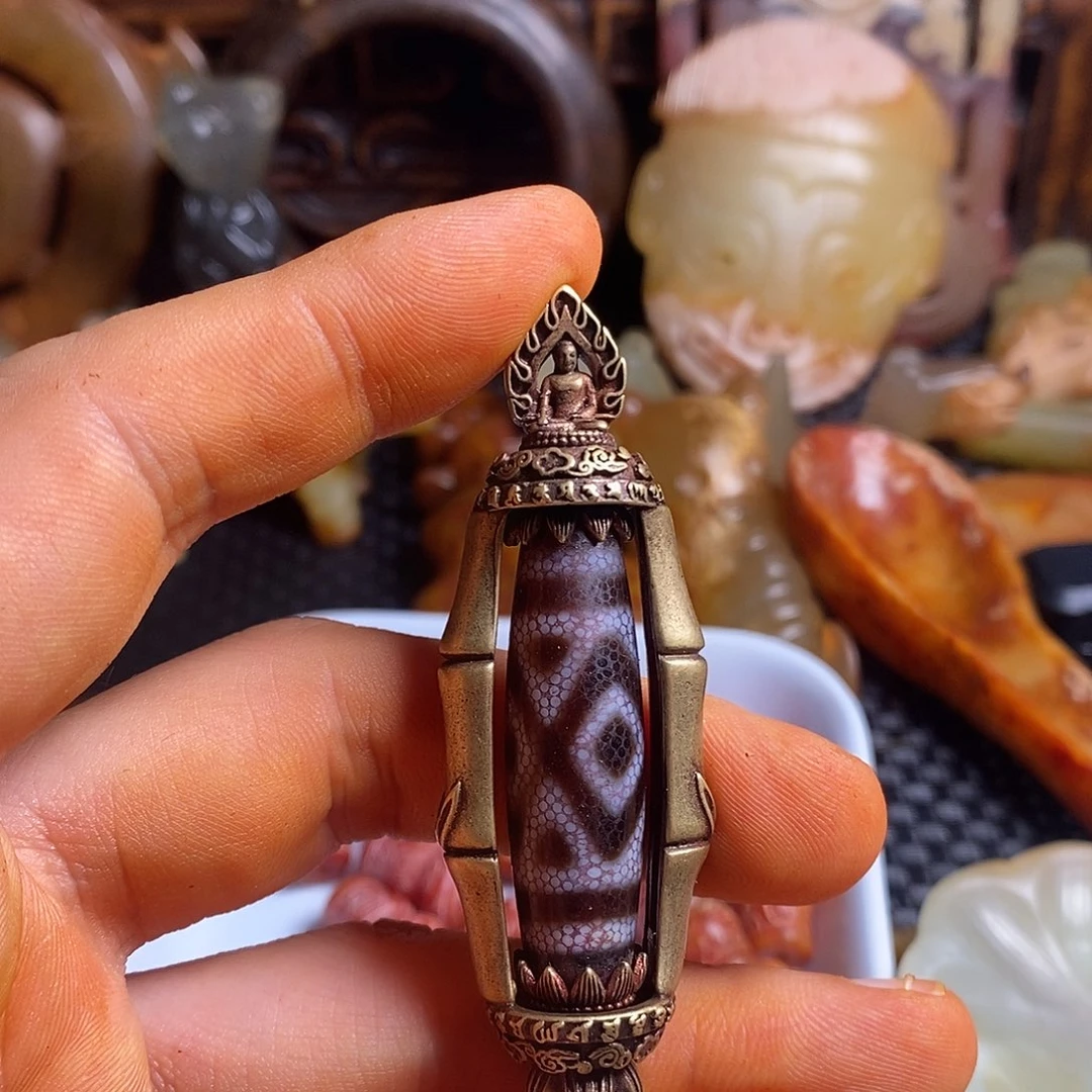 未镶嵌岫岩老玉（透闪石质玉）挂件