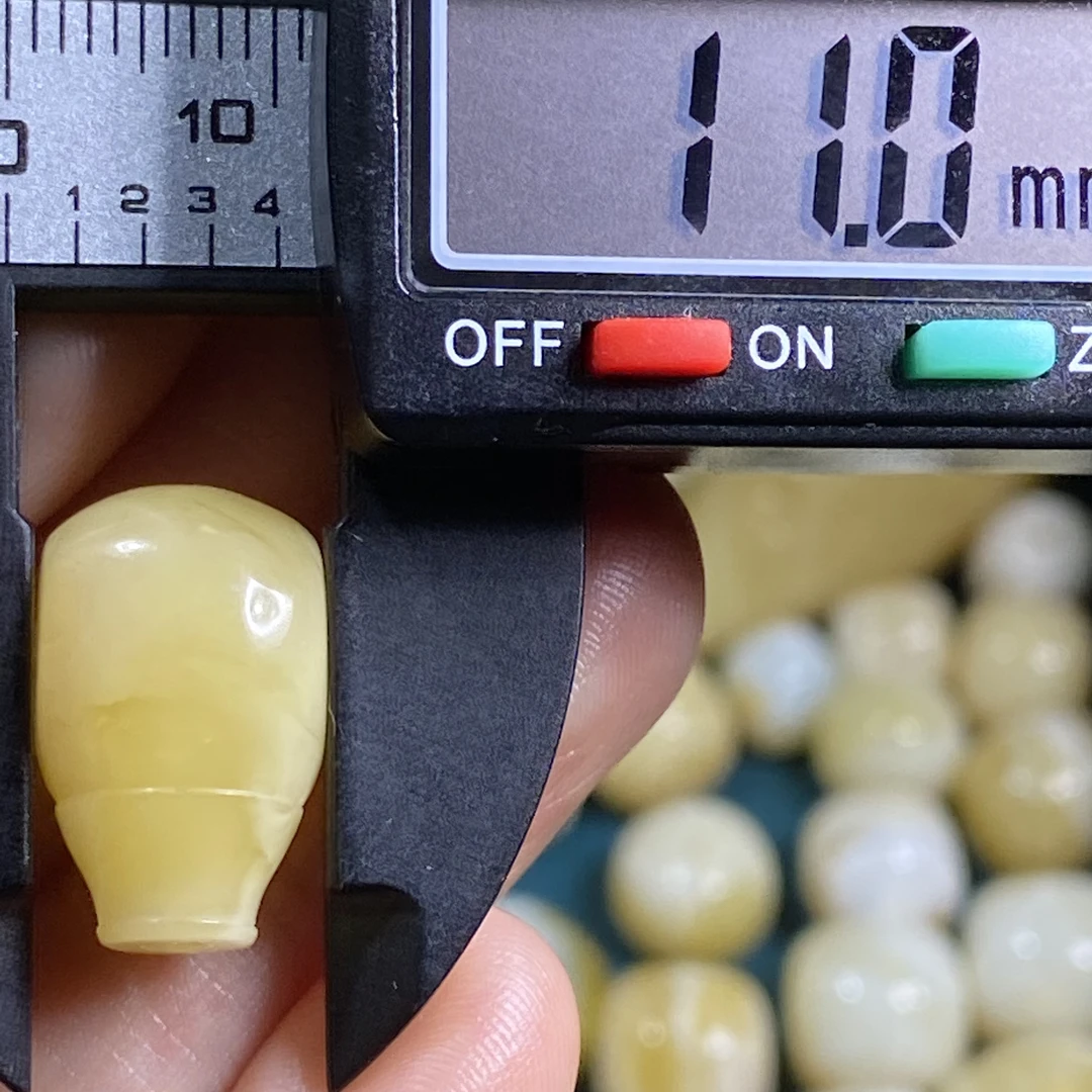 纯天然俄料蜜蜡配饰