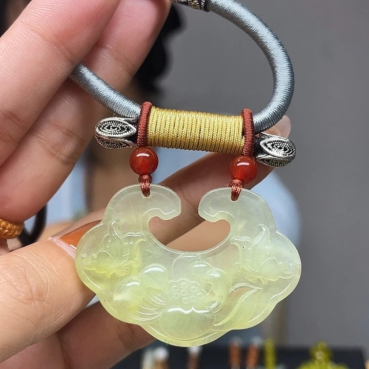 蛇纹石玉未镶嵌颈饰