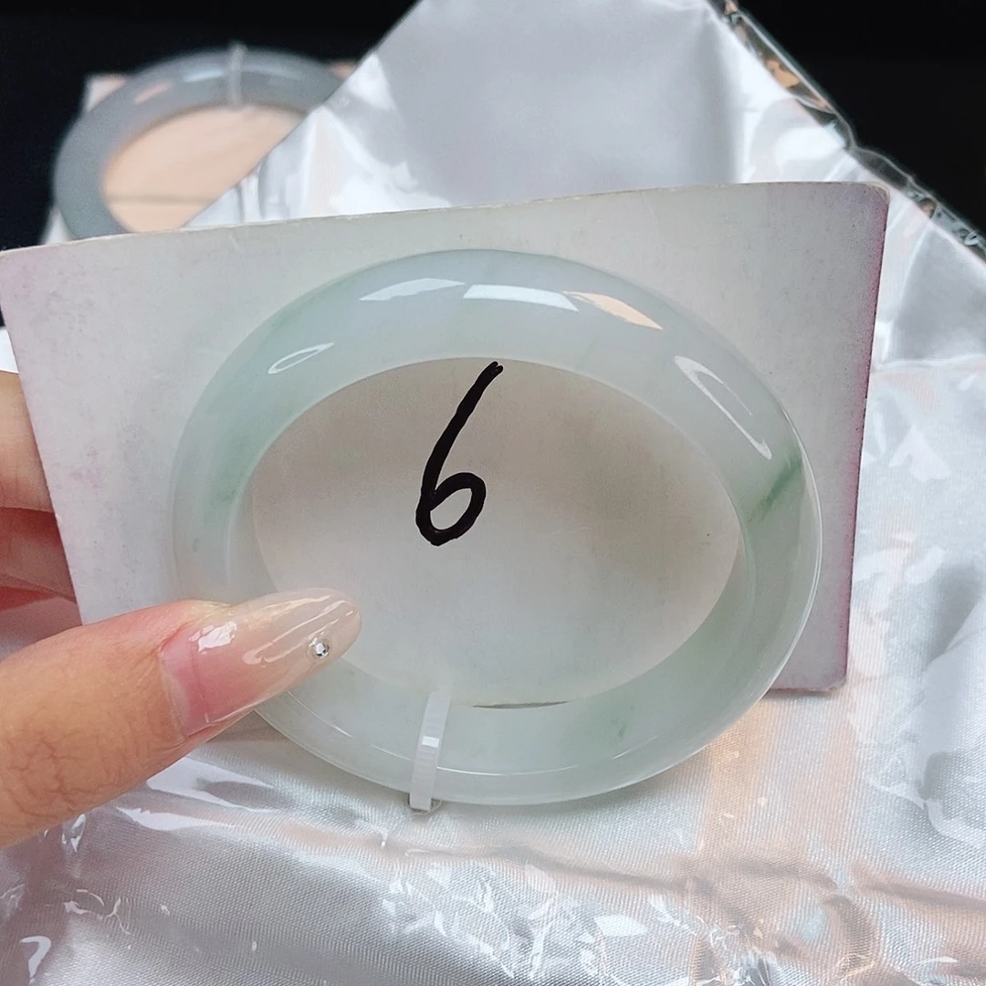 翡翠手镯未镶嵌正圈53.5