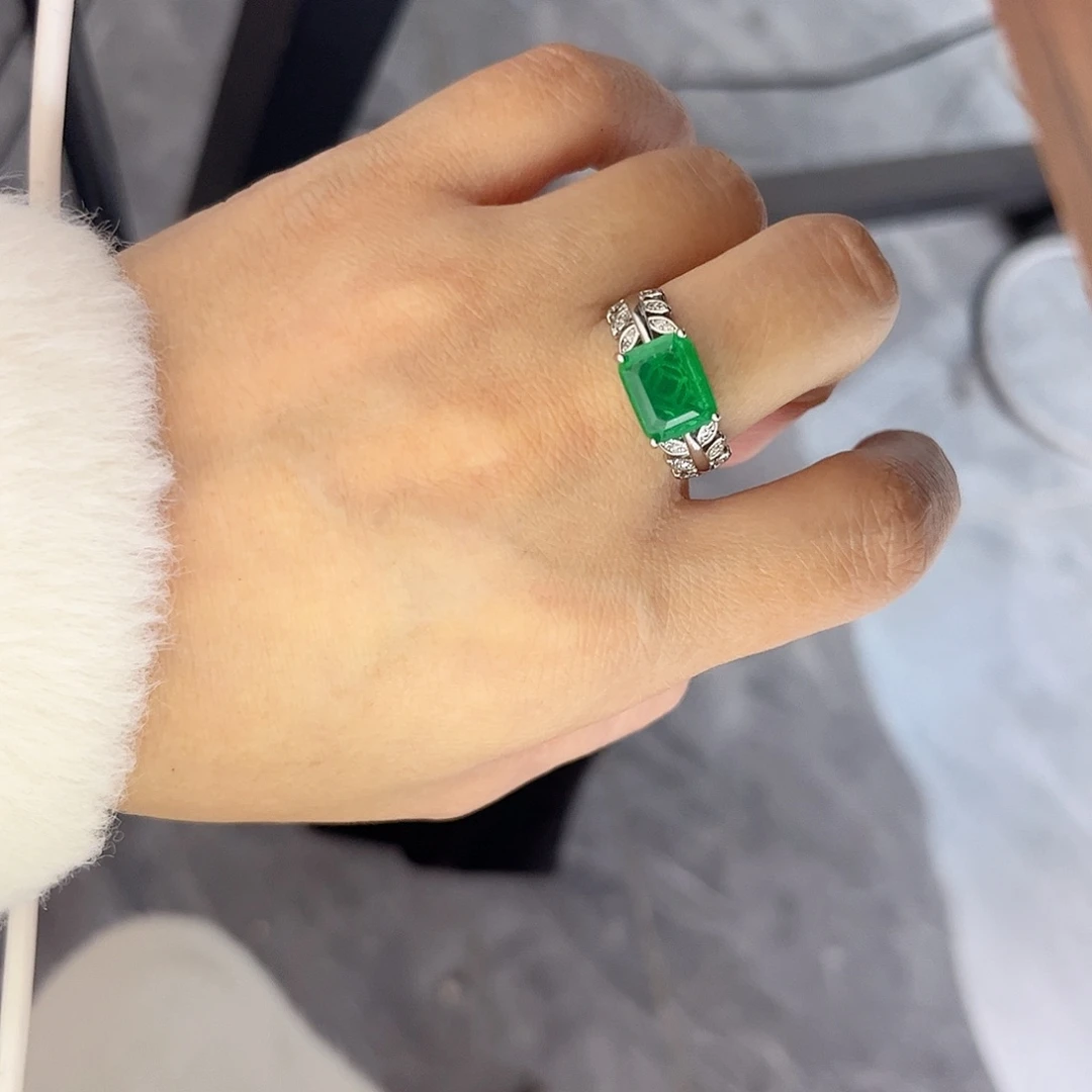 银S925镶嵌戒指祖母绿