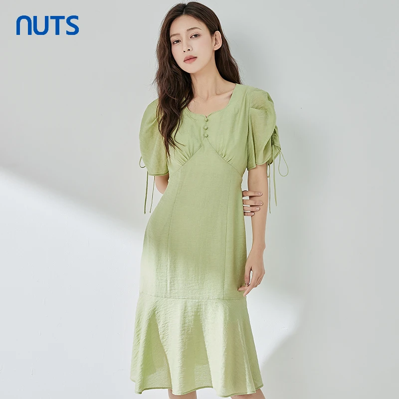 NUTS商场同款夏季纯色时尚收腰显瘦短袖连衣裙323101157B