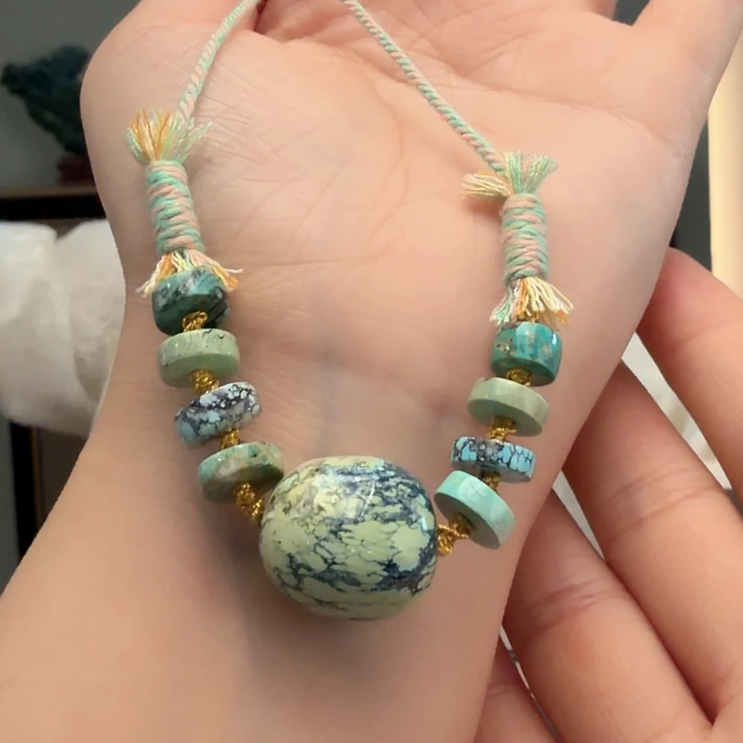 绿松石未镶嵌颈饰