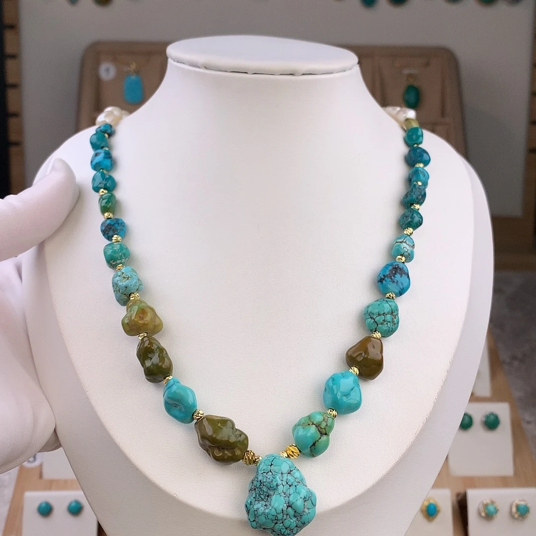 绿松石未镶嵌颈饰