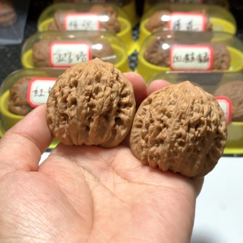 吊坠文玩核桃绣球