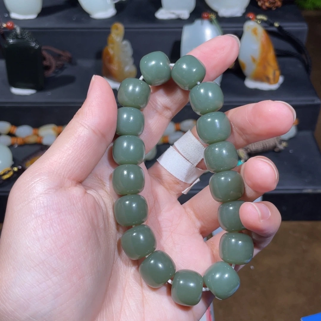 精***泵颈饰未镶嵌和田玉（白玉）
