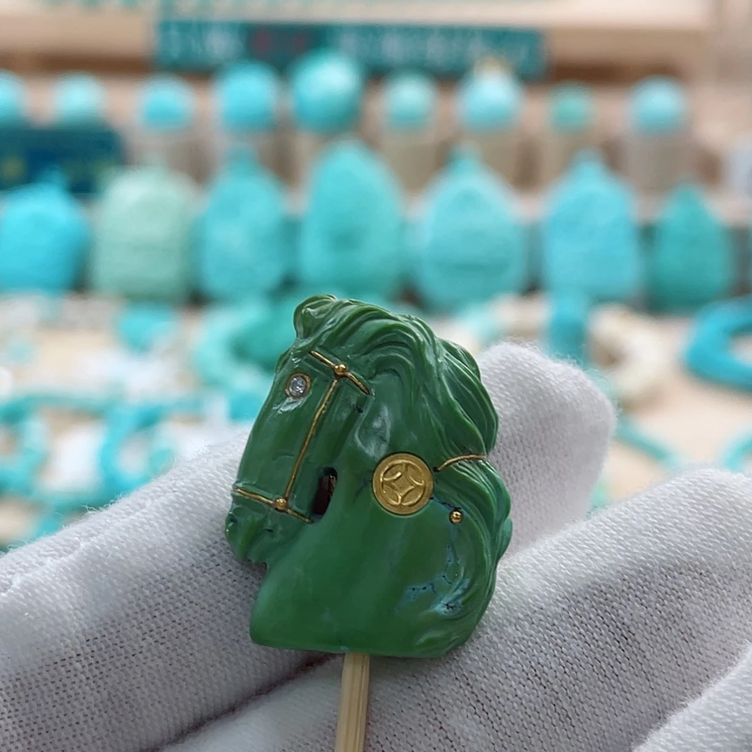 未镶嵌绿松石珠宝奇石