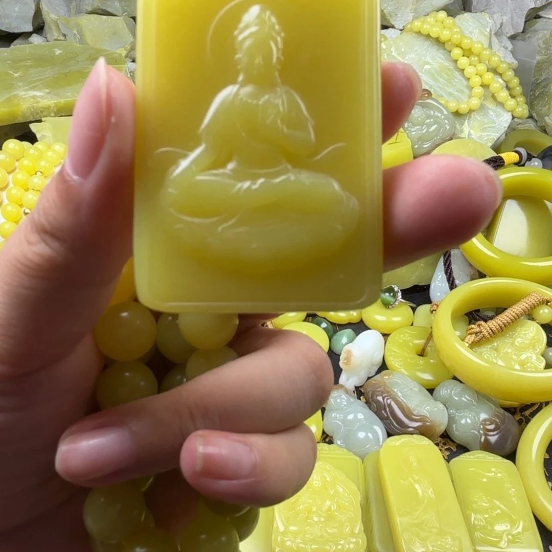 沙***林布新疆黄玉观音牌子