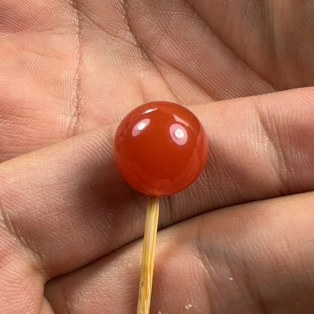 南红玛瑙珠子未镶嵌锯**人