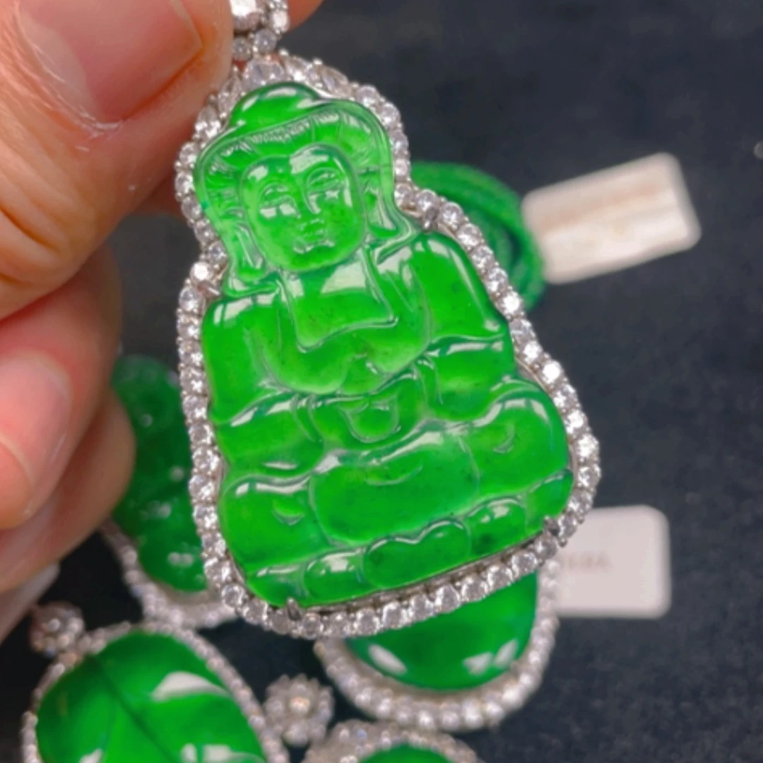 【闪购商品】颈饰银S925镶嵌翡翠吊坠