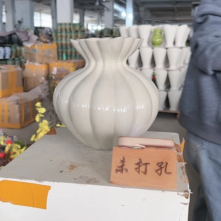 景德镇陶瓷花瓶工厂