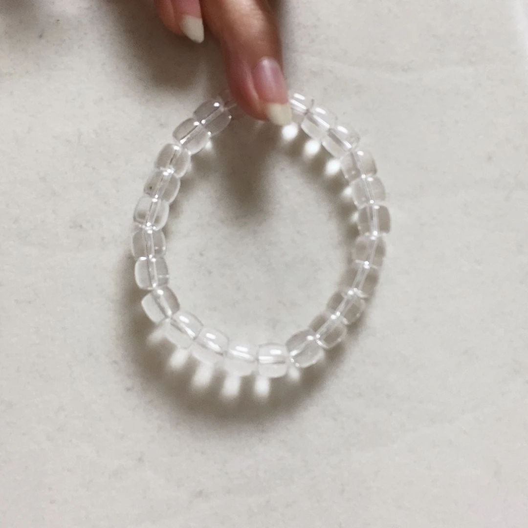 水晶手串未镶嵌简单