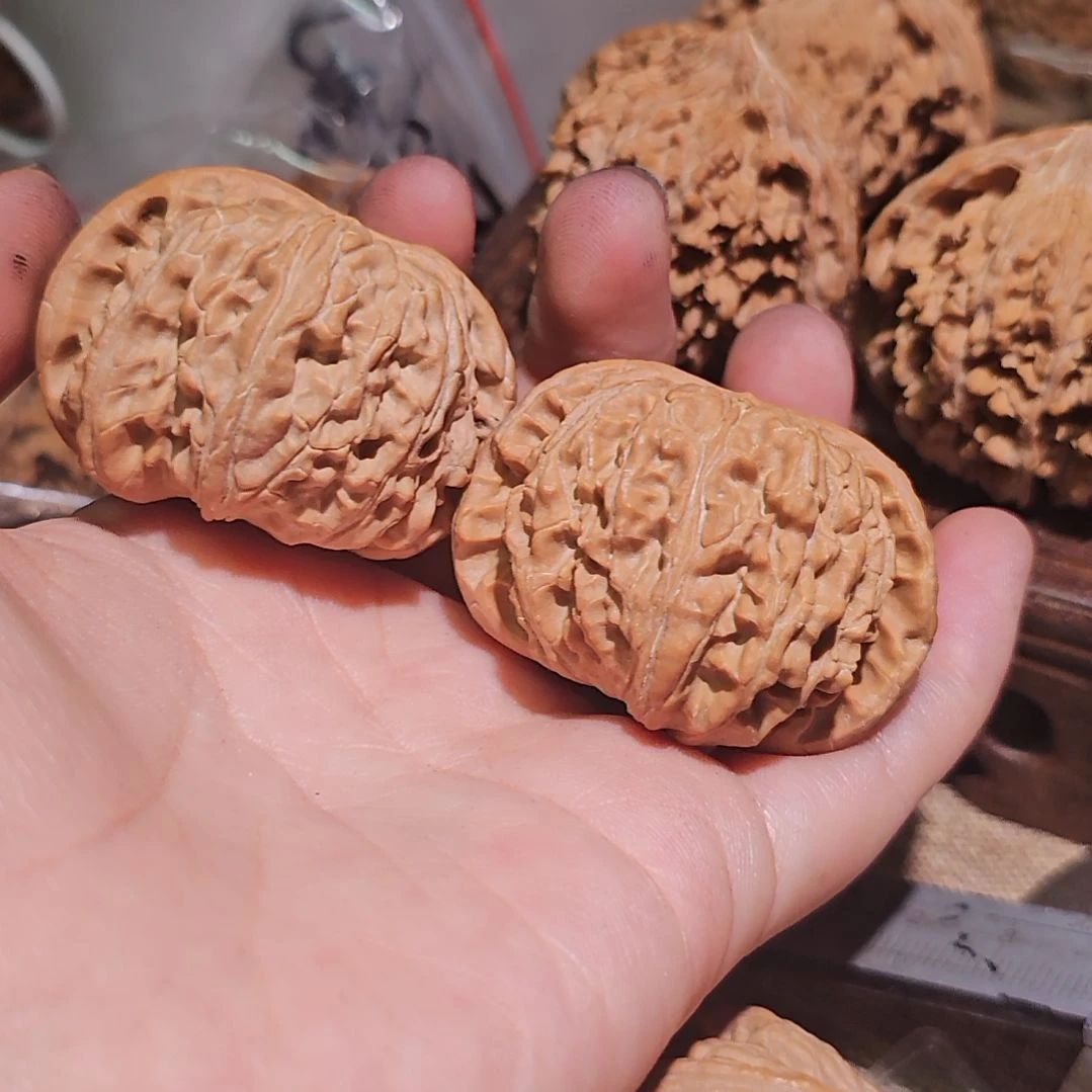 顶***丈文玩核桃吊坠45闷白