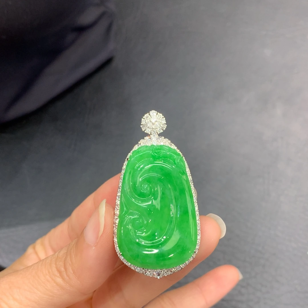 吊坠(不含链)18K金镶嵌翡翠