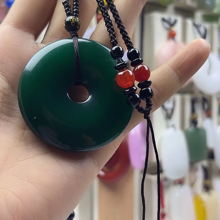 小***妹石英质玉未镶嵌颈饰
