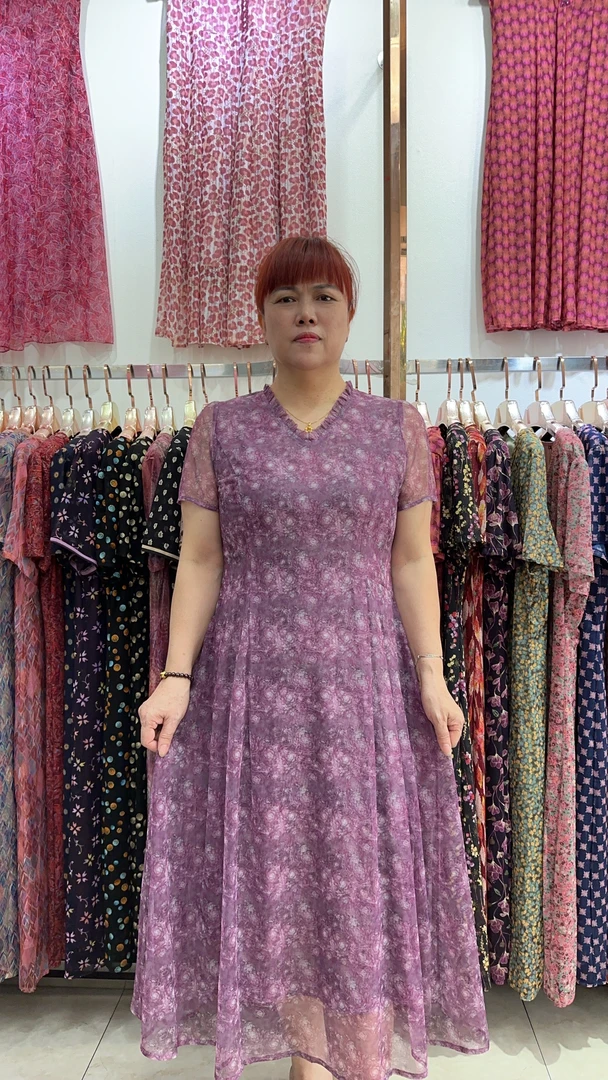 2025新款夏季中老年妈妈连衣裙时尚休闲显瘦碎花气质妈妈连衣裙