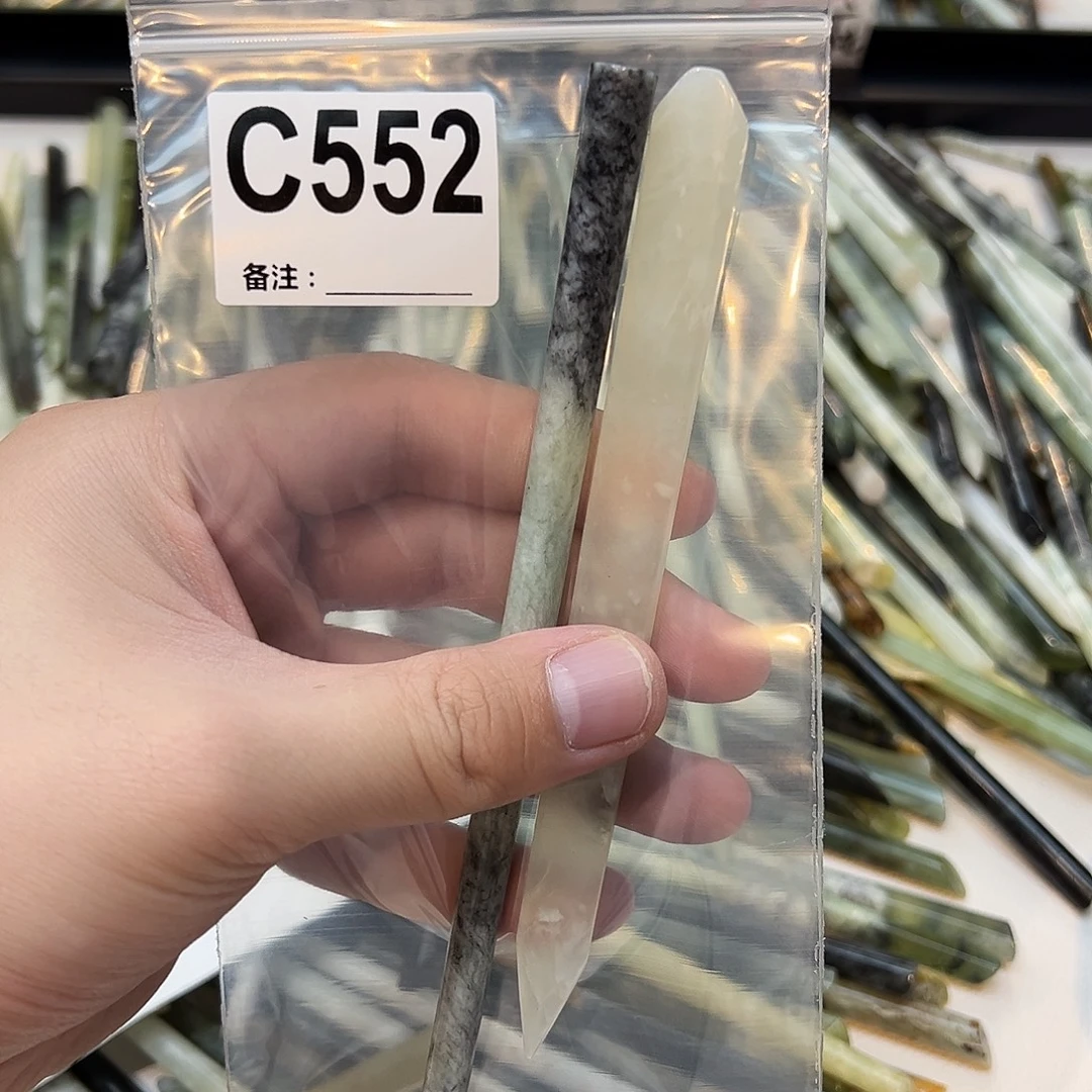 9***王未镶嵌蛇纹石玉发饰