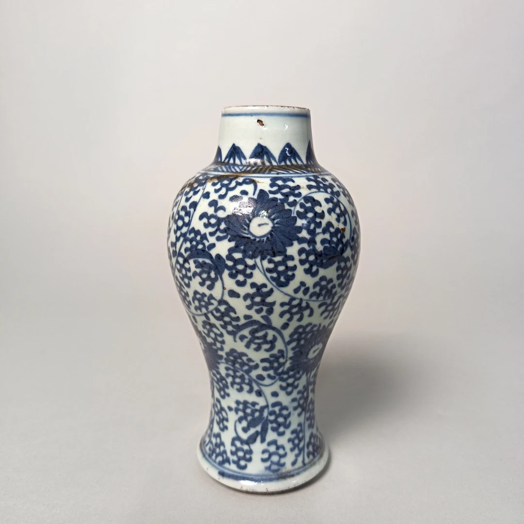 【010021323】清早期 青花花卉梅瓶