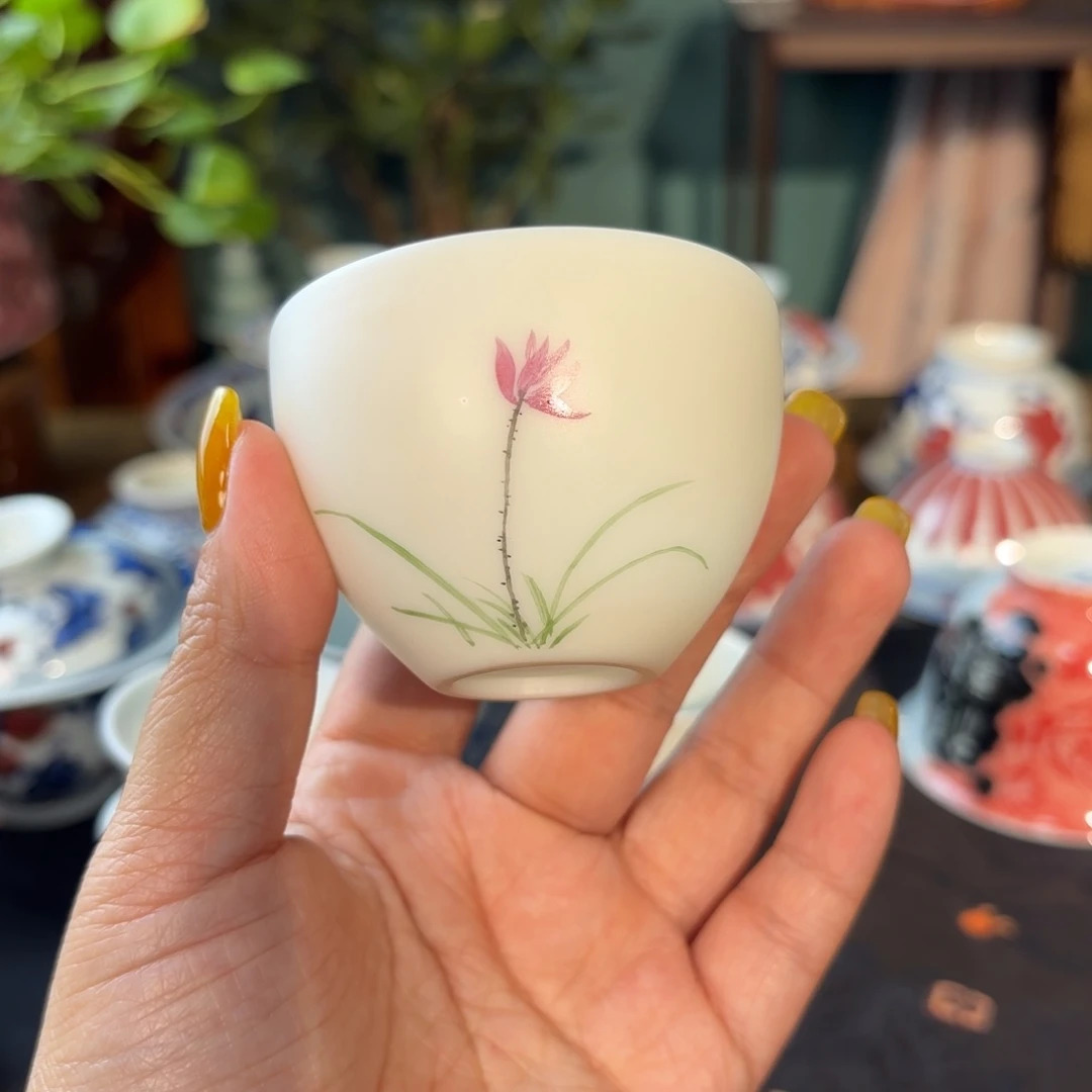 青花手绘荷花羊脂玉