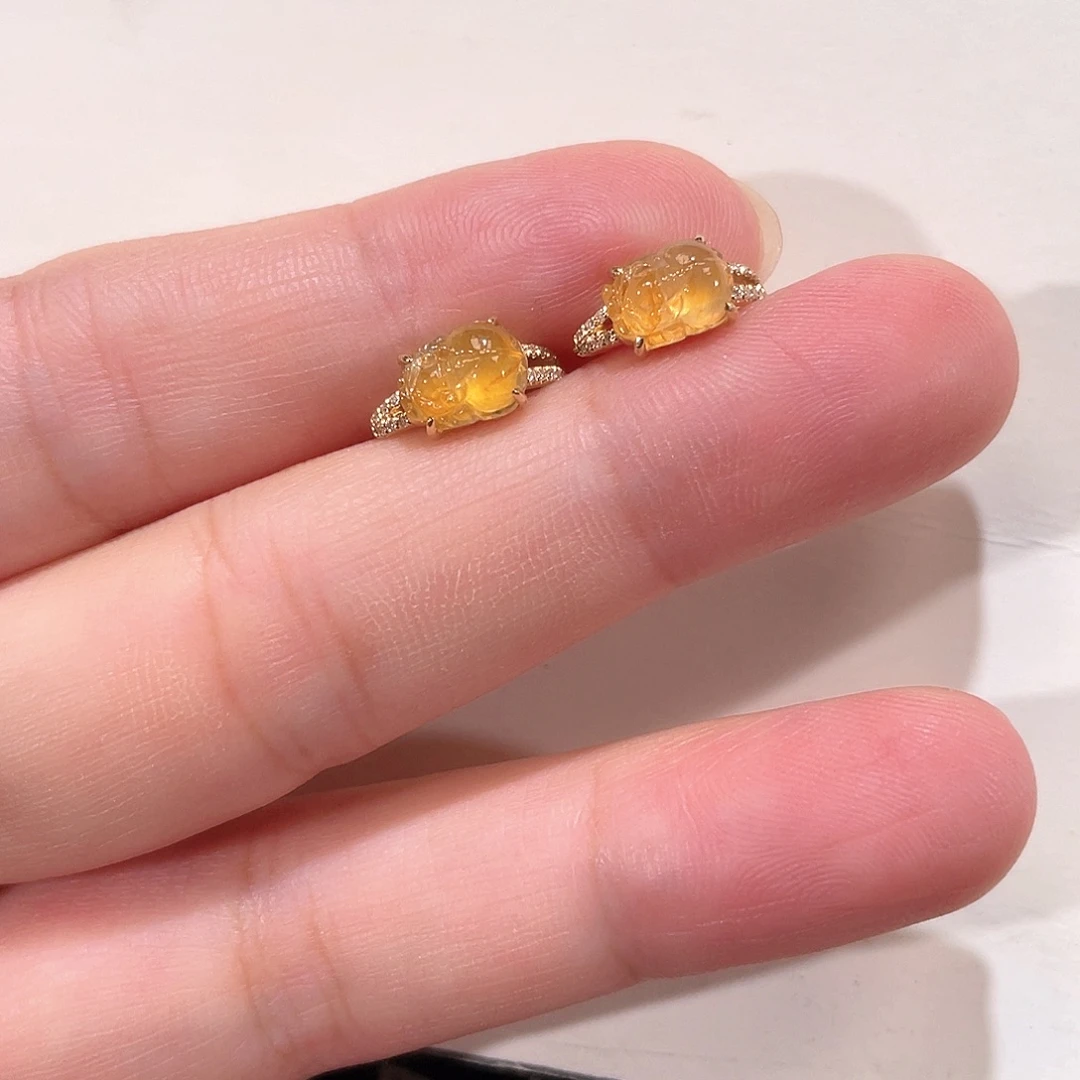 翡翠18K金镶嵌耳饰南非钻