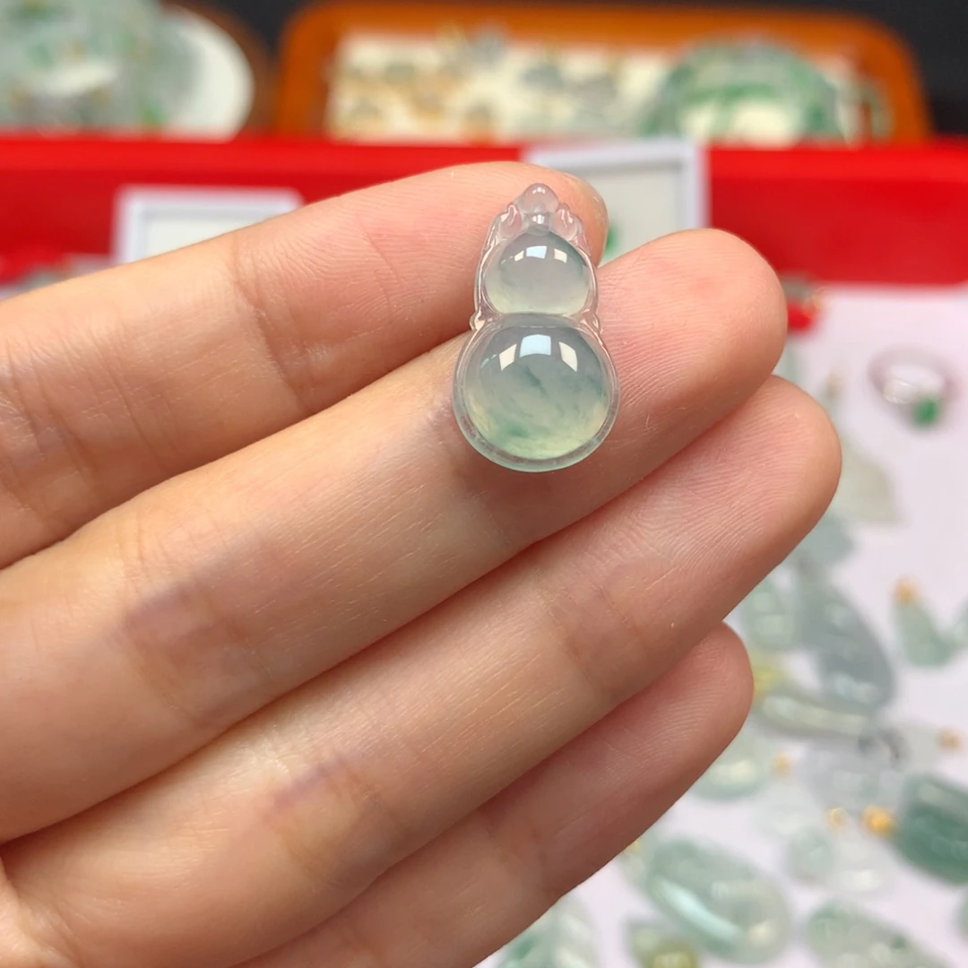 【闪购商品】吊坠(不含链)未镶嵌翡翠葫芦