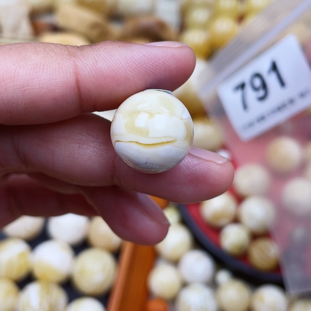 蜜蜡未镶嵌珠宝奇石粉平头16.9荧光