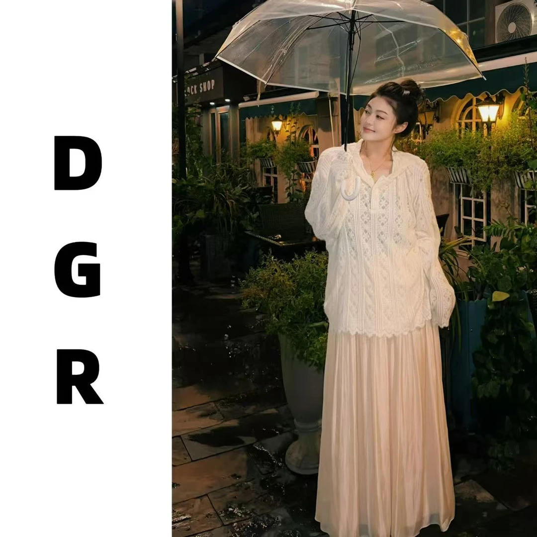 【DGR】大码微胖“奶油浮雕”纯色秋冬季长袖蕾丝连帽衫