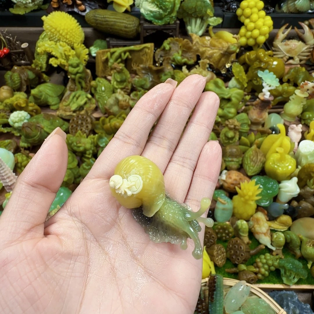 露***露蛇纹石玉未镶嵌摆件