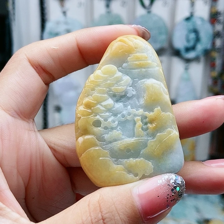 翡翠足铂镶嵌颈饰翡翠