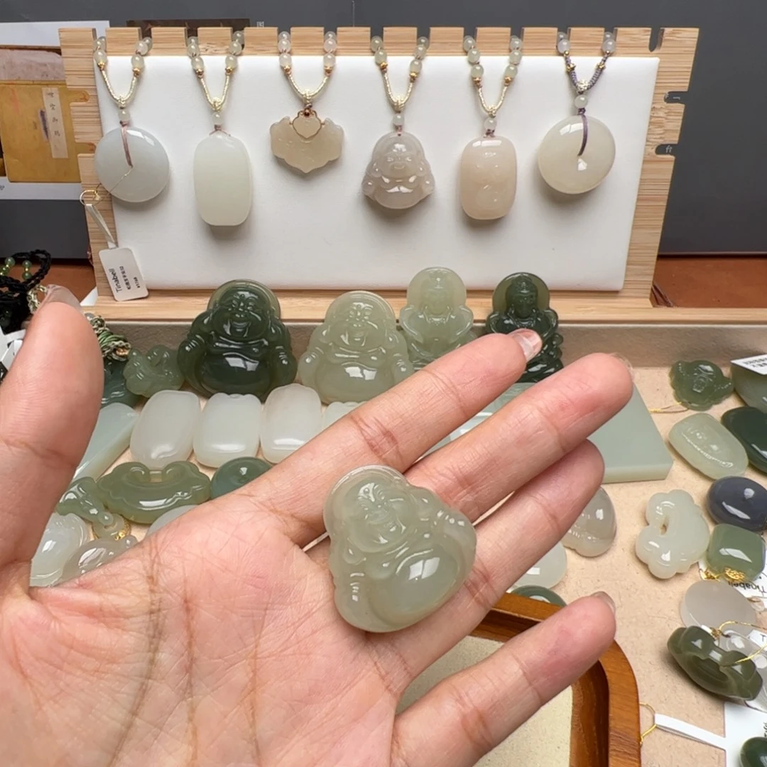 和田玉未镶嵌颈饰