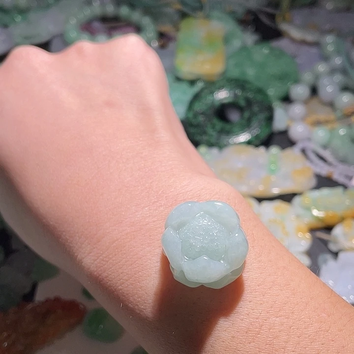 颈饰未镶嵌翡翠天