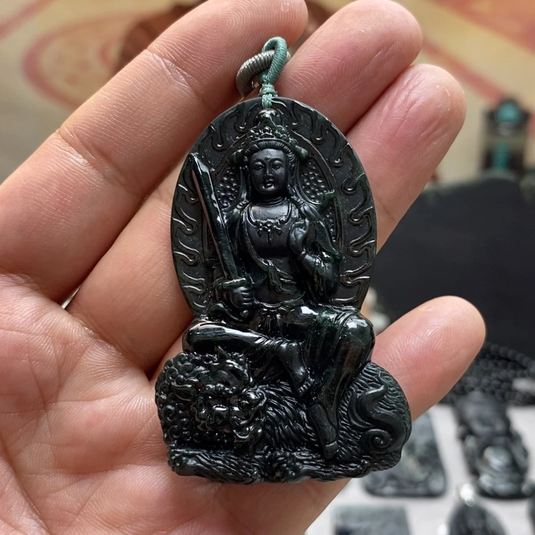 翡翠未镶嵌颈饰文殊