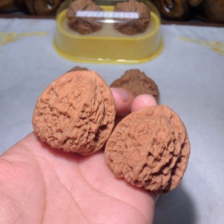 文玩核桃把件39三角疆