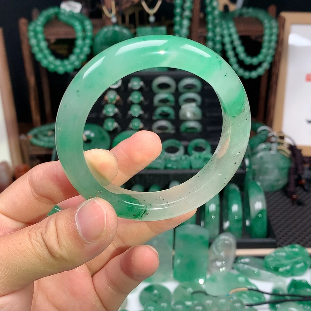 石英质玉手镯未镶嵌圈口55