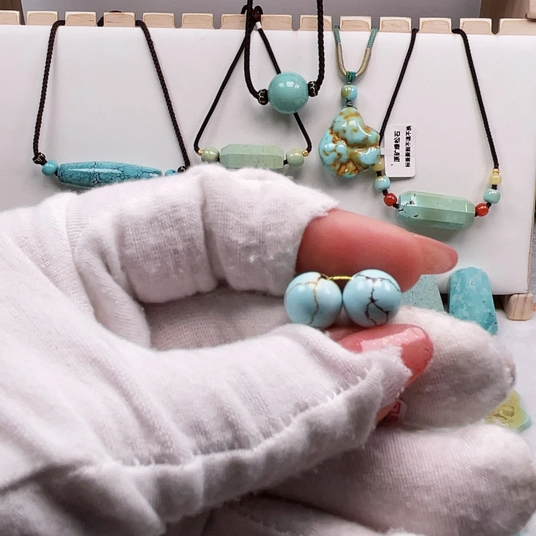 绿松石未镶嵌摆件