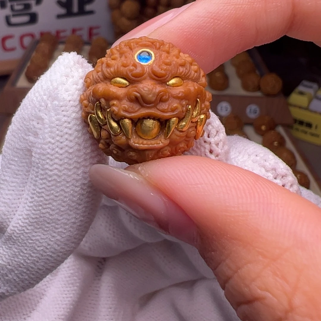 猴头核桃把件精修镶嵌金唐狮全品有正常封口线