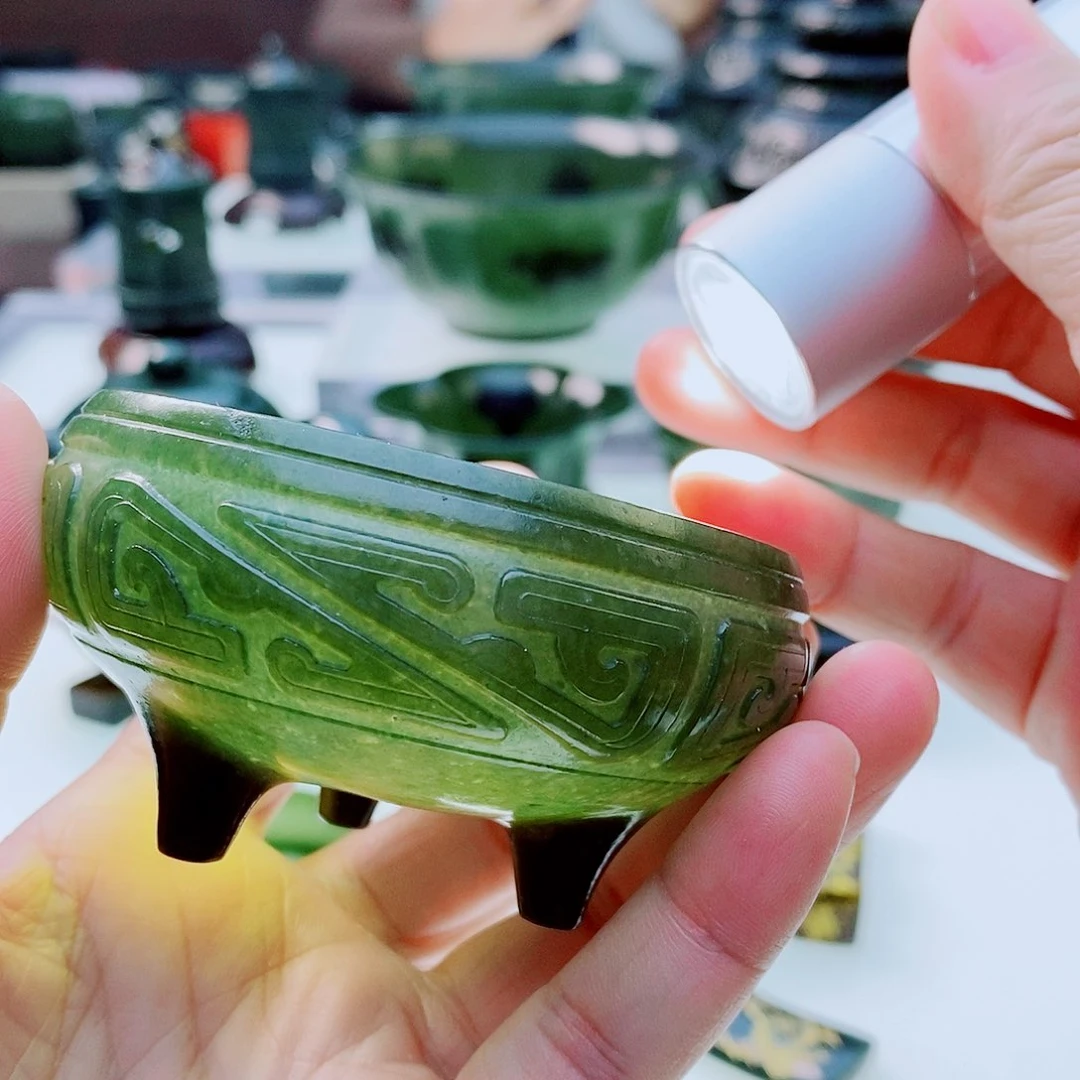 未镶嵌和田玉摆件