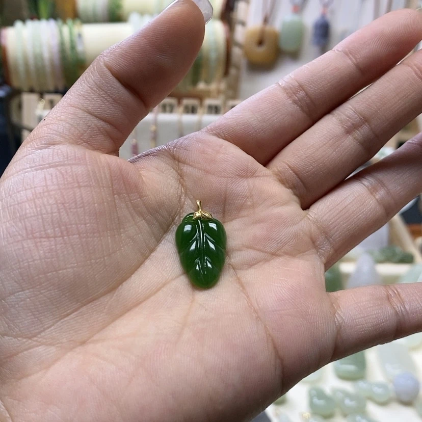 【闪购商品】和田玉未镶嵌颈饰Q***肉特价不退不换