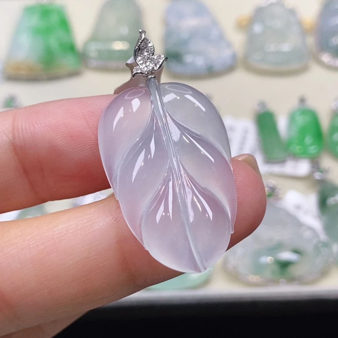 翡翠18K金镶嵌颈饰缅甸天然a货翡翠